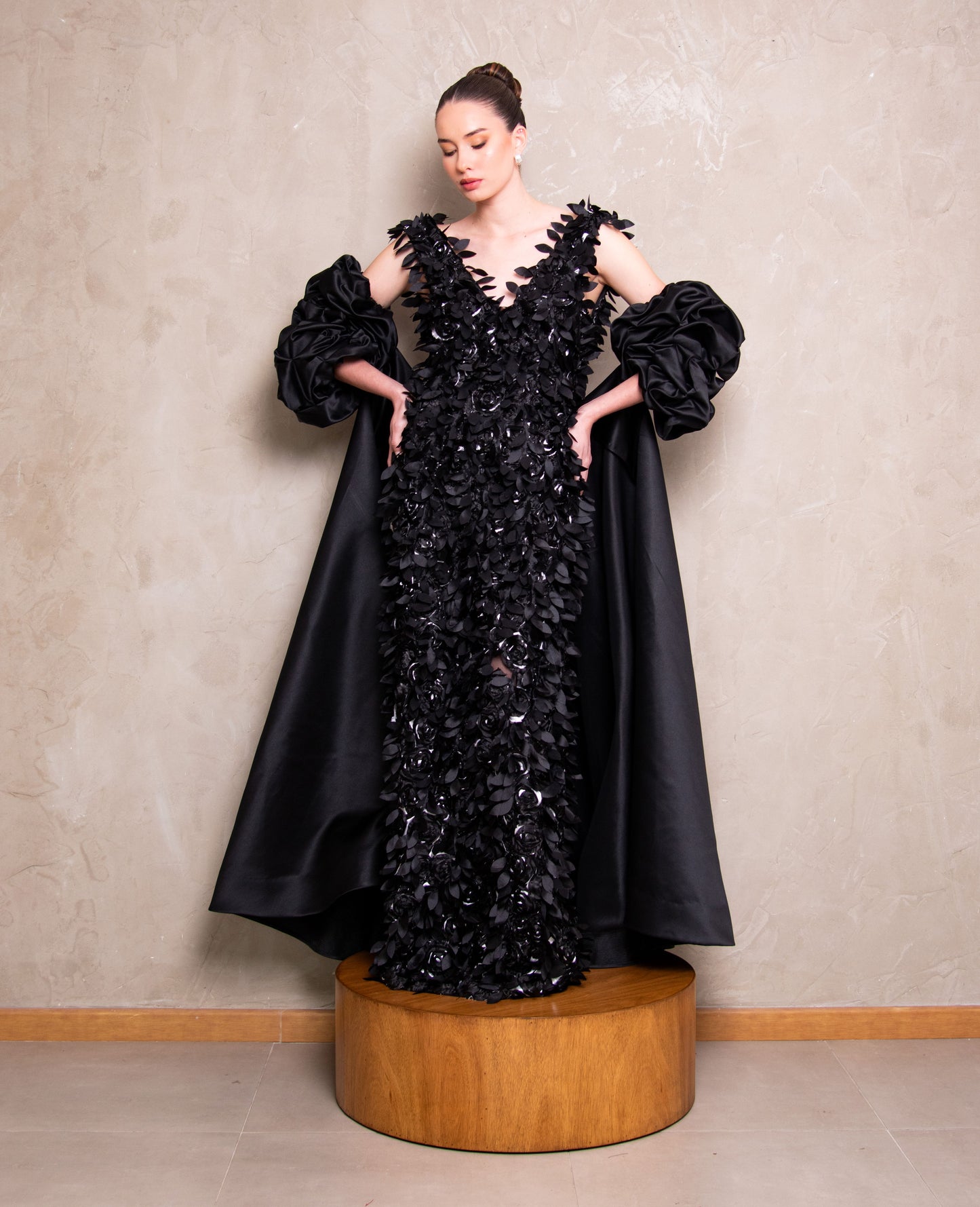 Black Dress con textura de hojitas