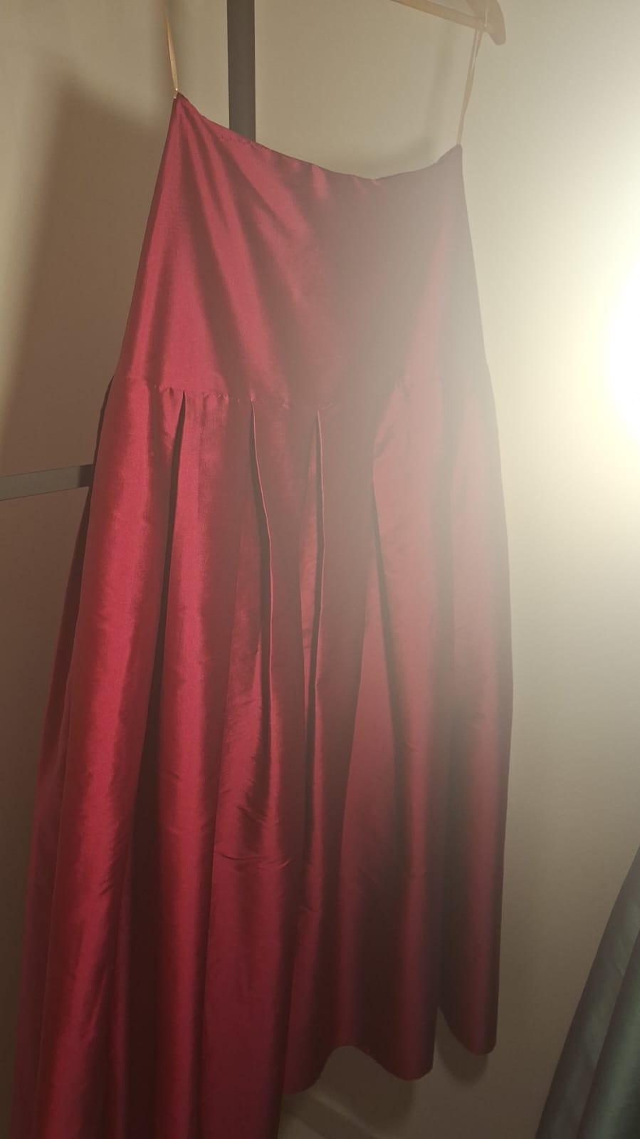 Burgundy High-Waisted Pleated Skirt